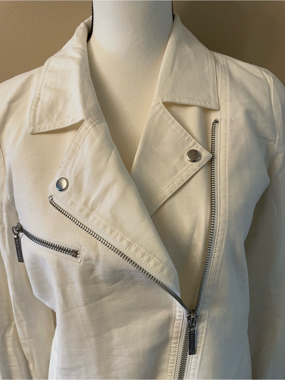 Nicole Miller Women's Cream Moto Jacket with Silver Hardware